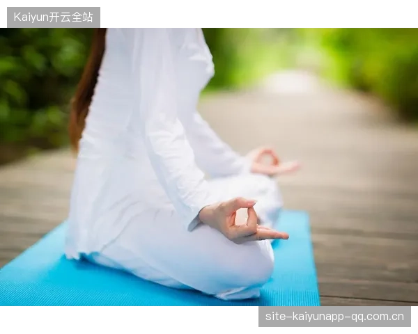 泰山冬窗零支出：冬日静修的艺术与心灵修炼